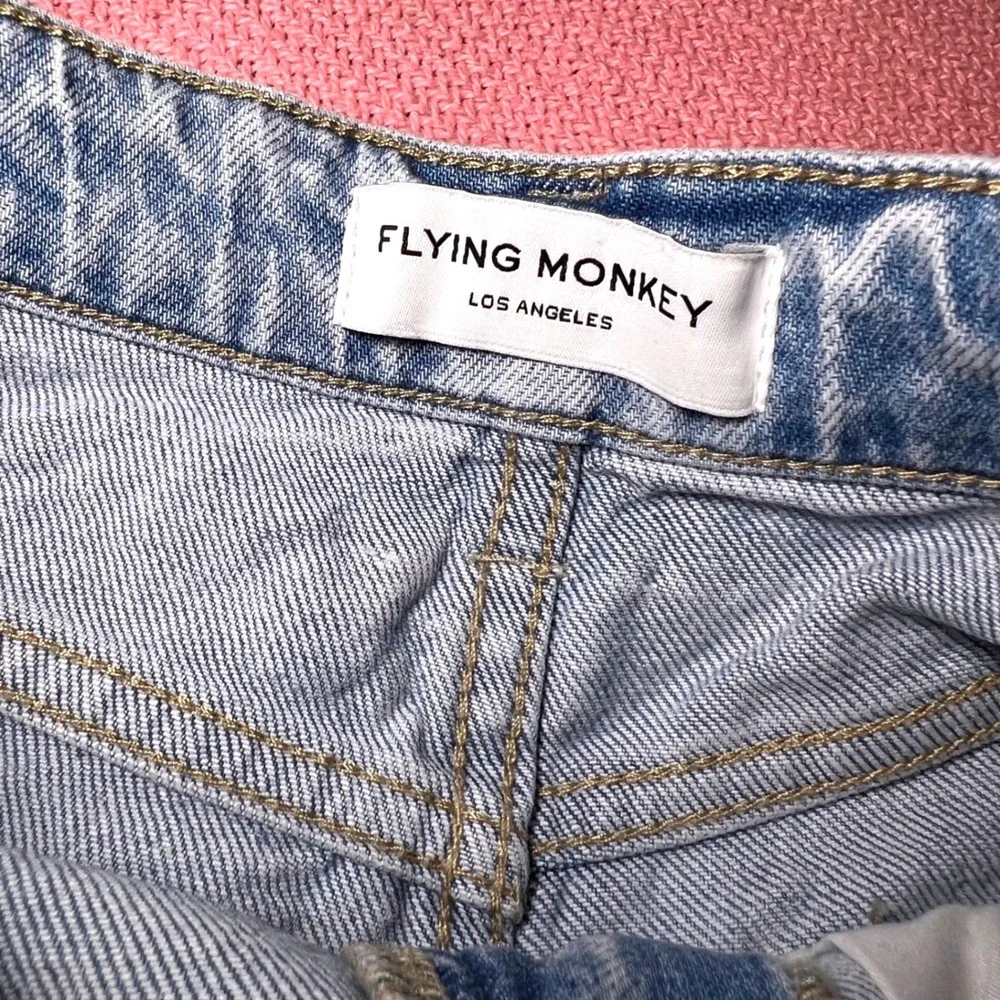 Flying Monkey Distressed High Rise Denim Shorts Light Wash Frayed Hem‎ Womens